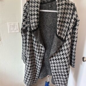 Tahari Black and Gray Knit Sweater